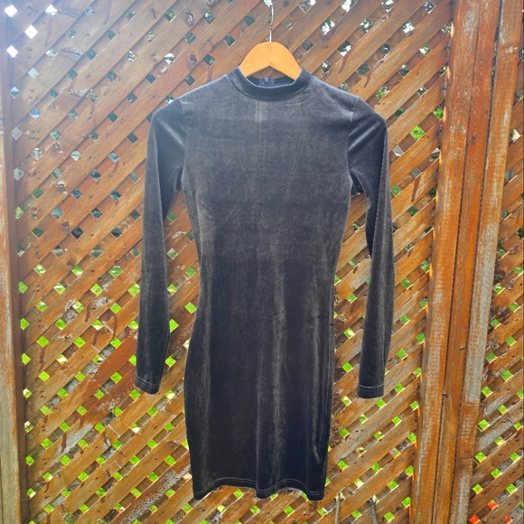 Velvet Dress ❤️ - Picture 1 of 4